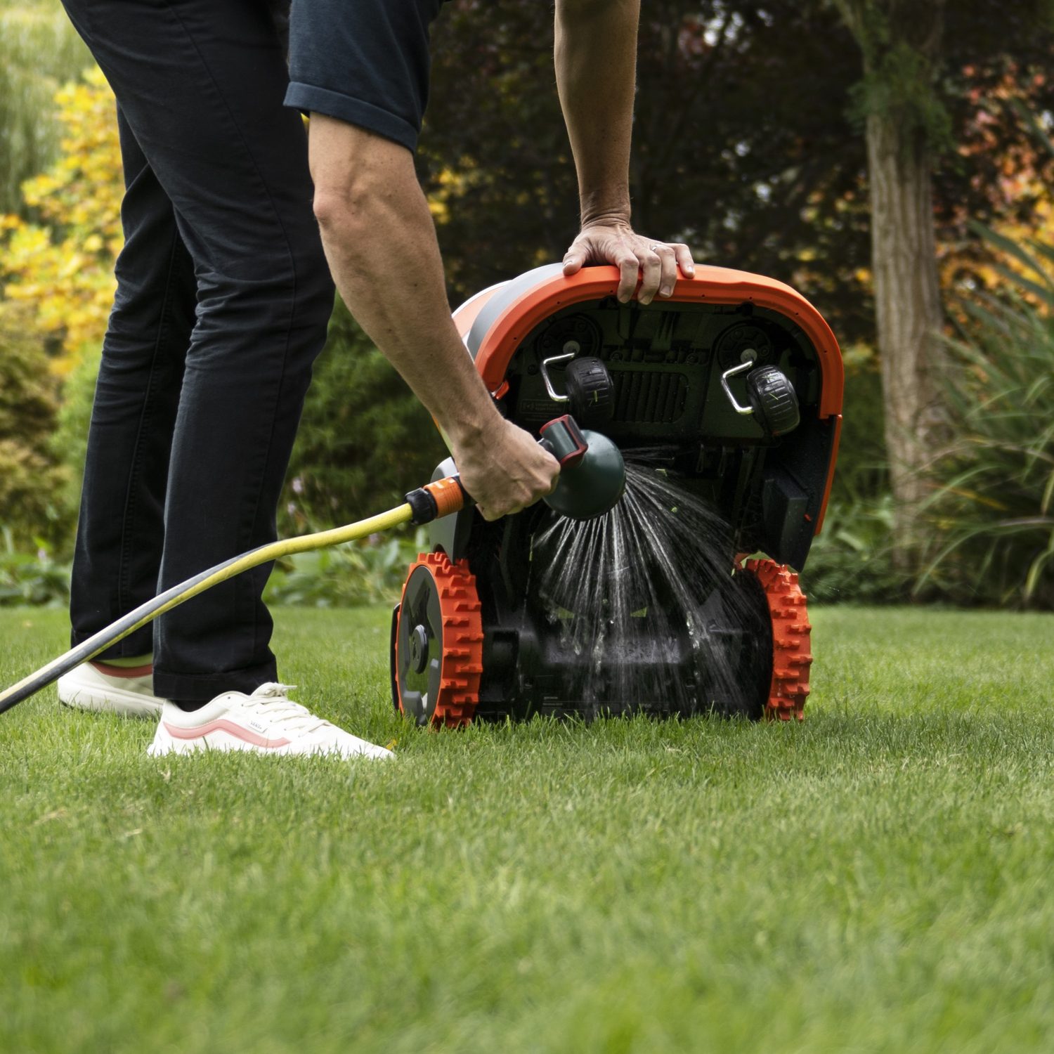 Mower protection against dust and water