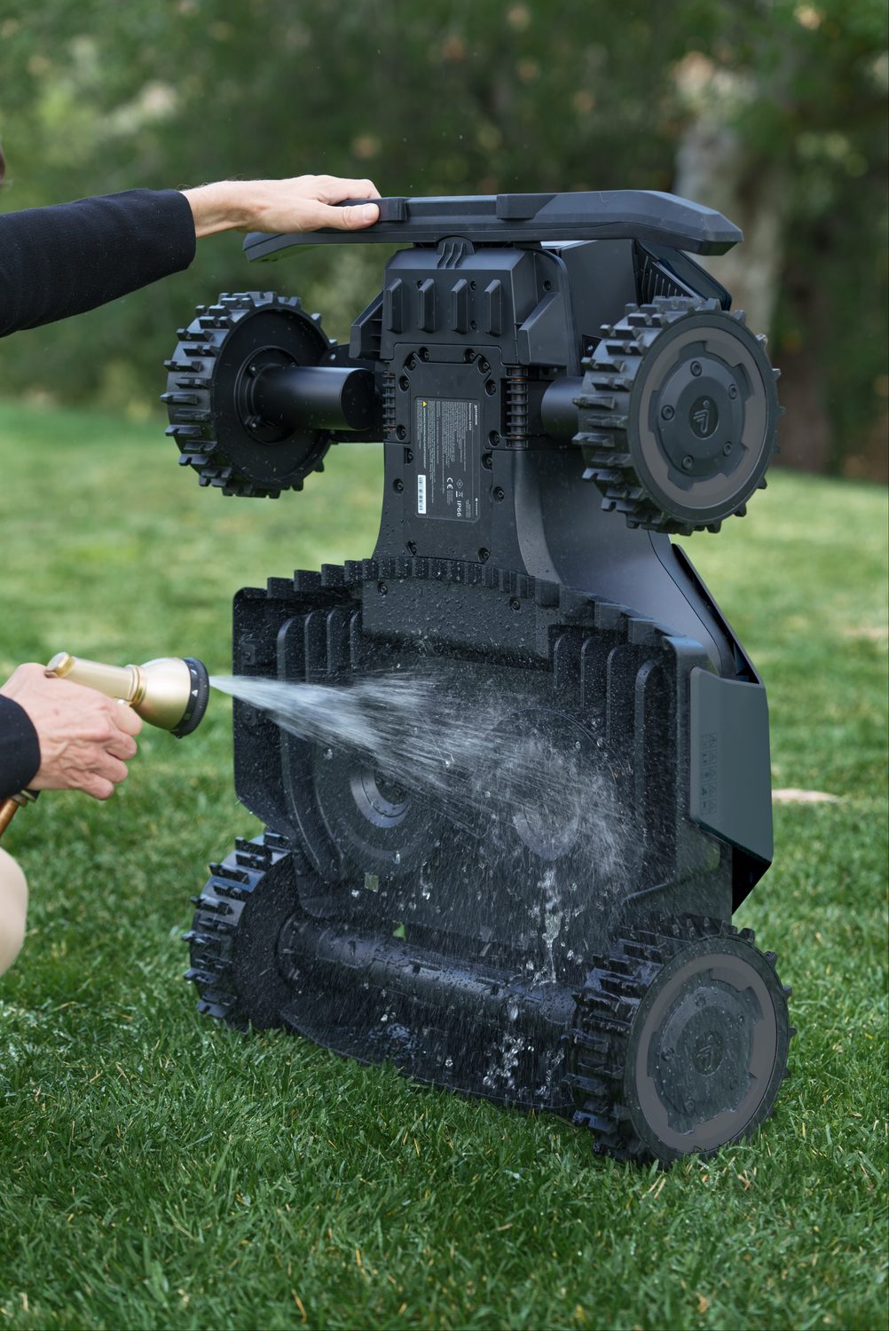 Mower protection against dust and water