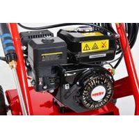 Pohon zajišťuje 4-taktní motor