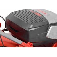 Snadný přístup k bateriím otevřením krytu