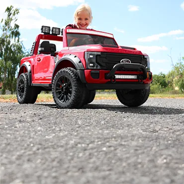 První vlastní auto? Splněný dětský sen!