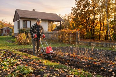 Když jde do tuhého: Velké motorové rotavátory