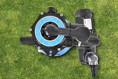 Jak funguje sedmicestný ventil u pískové filtrace?