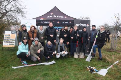 TV Prima a HECHT spojili síly při sázení stromů na Svaté Hoře v Příbrami