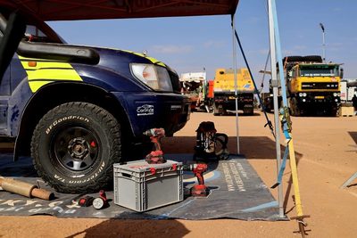 Nerychlejší český Classikář si vybral kupu smůly. S Hechtem za zády opravu zvládli!