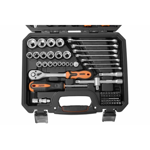 Druhá polovina výbavy kufříku