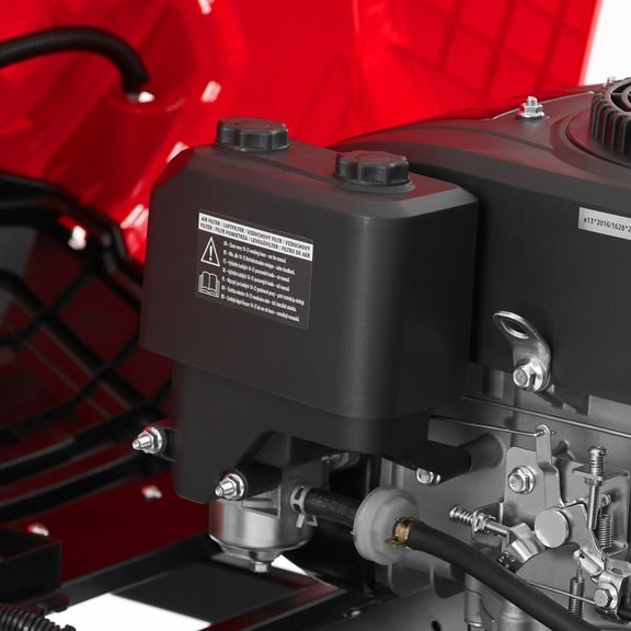 Zahradní traktor - HECHT 5184