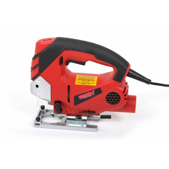 Příkon pily je 810 W