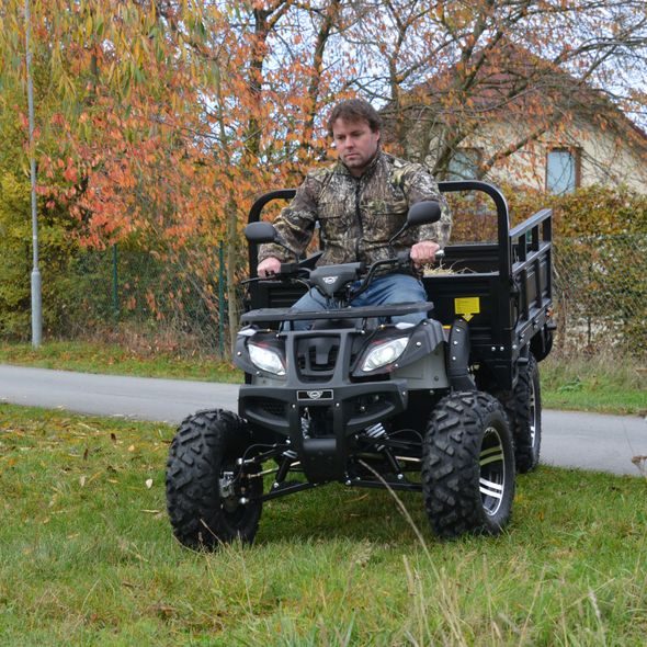 NÁKLADNÍ ACCU ČTYŘKOLKA - HECHT FARMIS