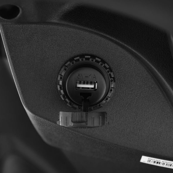 E-SKÚTR - HECHT EQUIS BLACK