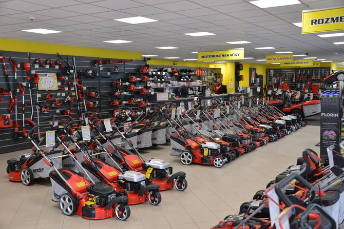 Kdy se vyplatí nakupovat v e-shopu a kdy raději zvolit kamennou prodejnu