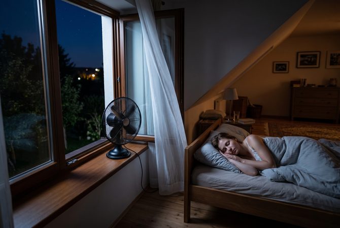 Jak vyzrát na tropické noci a konečně se vyspat dorůžova