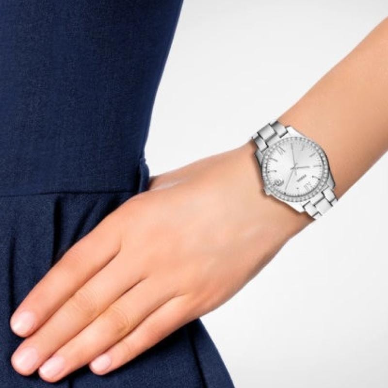 fossil scarlette hybrid