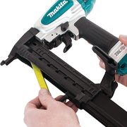 MAKITA AT638A - PNEUMATICKÁ SPONKOVAČKA 6,35MM - STANDARDNÍ TLAK MAKITA - VZDUCHOVÉ NÁŘADÍ A KOMPRESORY MAKITA
