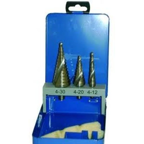 MAKITA P-69951 - SADA STUPŇOVITÝCH VRTÁKŮ HSS-G 4-30/4-12/4-20MM, 3KS - VRTÁKY  STUPŇOVITÉ{% if zbozi.kategorie.adresa_nazvy[0] != zbozi.kategorie.nazev %} - PŘÍSLUŠENSTVÍ MAKITA{% endif %}