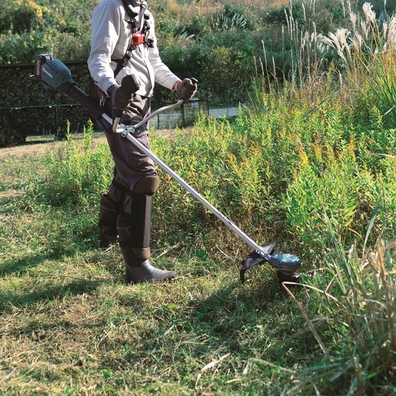 MAKITA UR002GZ01 - AKU KŘOVINOŘEZ LI-ION XGT 40V,BEZ AKU Z - MAKITA XGT 40V