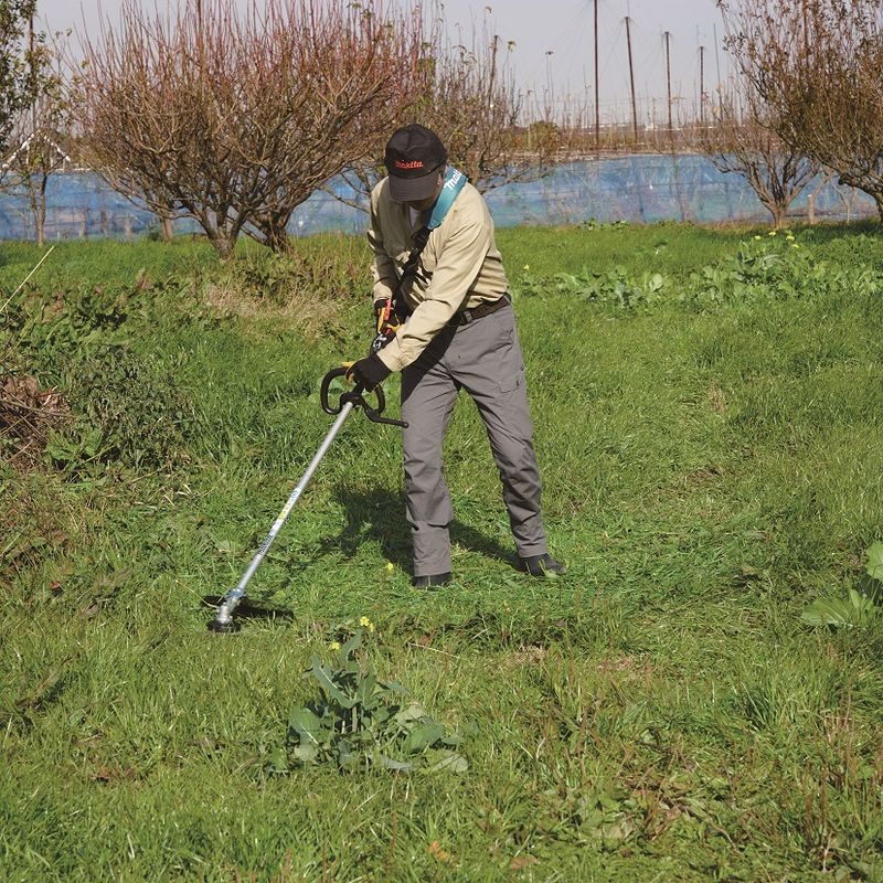 MAKITA UR017GZ - AKU KŘOVINOŘEZ LI-ION XGT 40V,BEZ AKU Z - VYŽÍNAČE A KŘOVINOŘEZY MAKITA - ZAHRADNÍ TECHNIKA