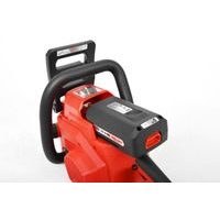 Baterie je umístěna na horní straně