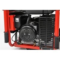 Generátor a kryt výfuku