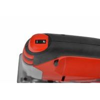 Na horní straně se nachází vymezovač počtu otáček