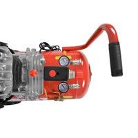 Integrované manometry pro měření tlaku v nádobě a výstupního tlaku