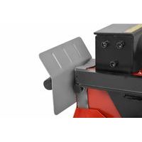 Ovládací páka je chráněna krytem