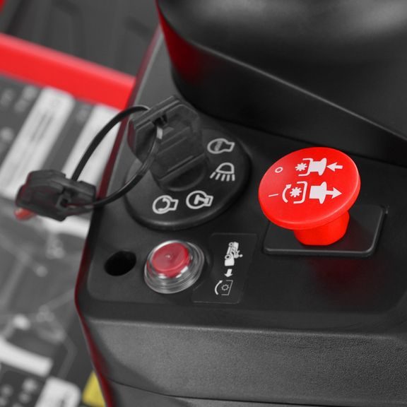 Garden Tractor - HECHT 5286