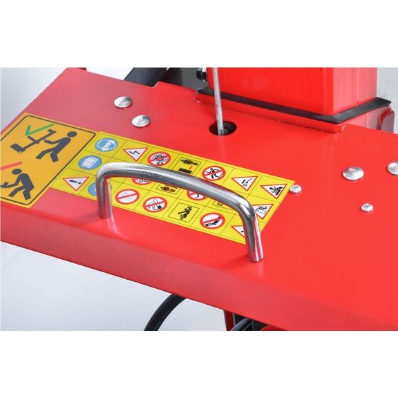 Kryt hydrauliky s madlem