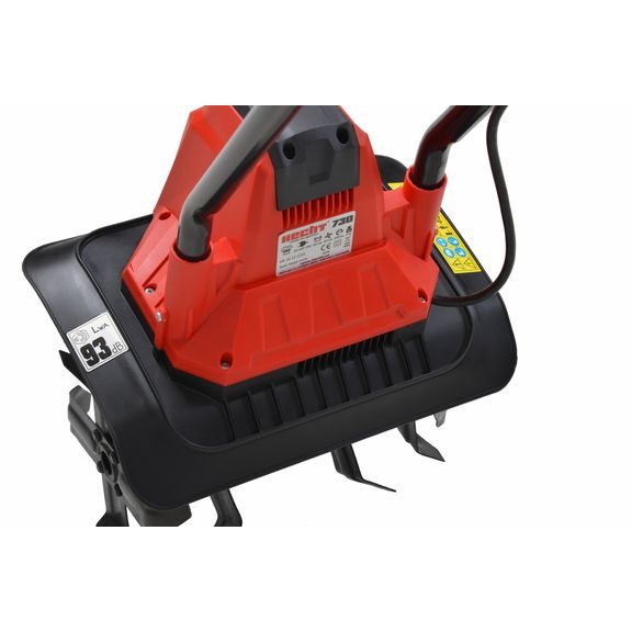 Příkon kultivátoru je  750 W