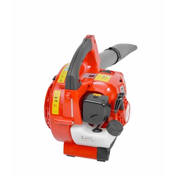 Pohon zajišťuje 2-taktní motor