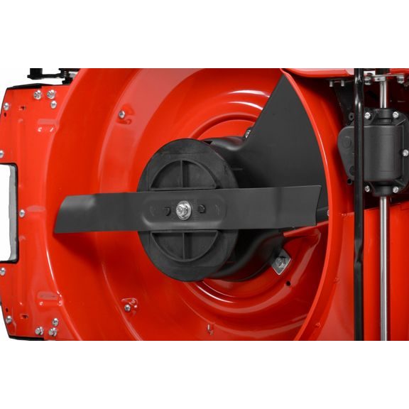 Pracovní záběr sekačky je 46 cm