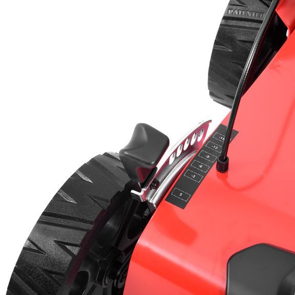 Petrol lawn scarifier - HECHT 5676 2 in 1