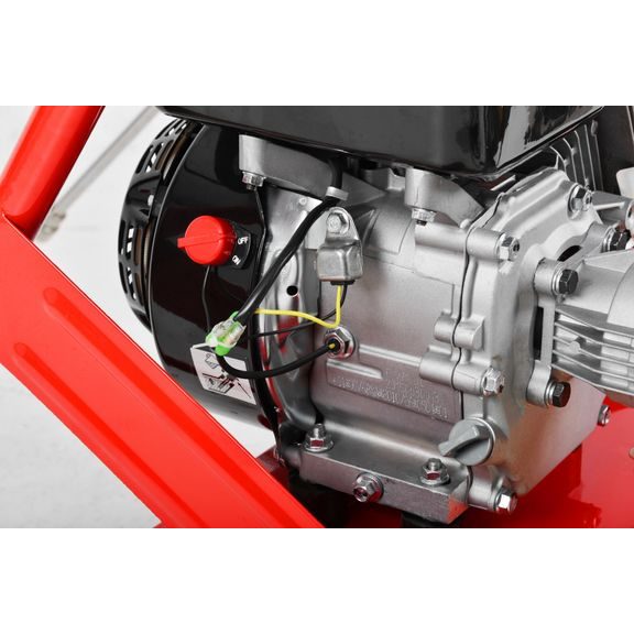 Detail motoru se spínačem