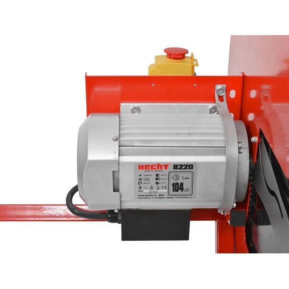 Výkonný motor a bezpečnostní spínač