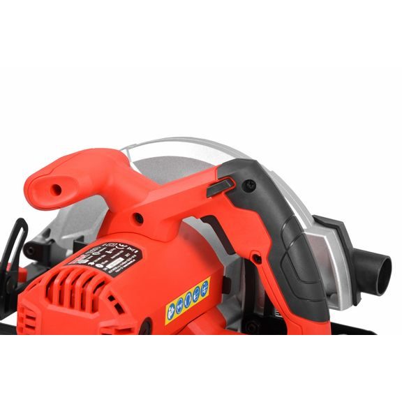 Příkon elektromotoru je 1200 W