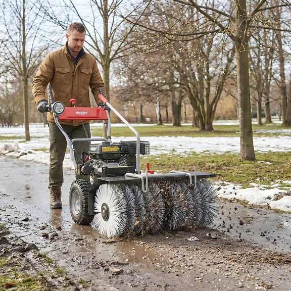 Petrol sweep machine - HECHT 8680 SE