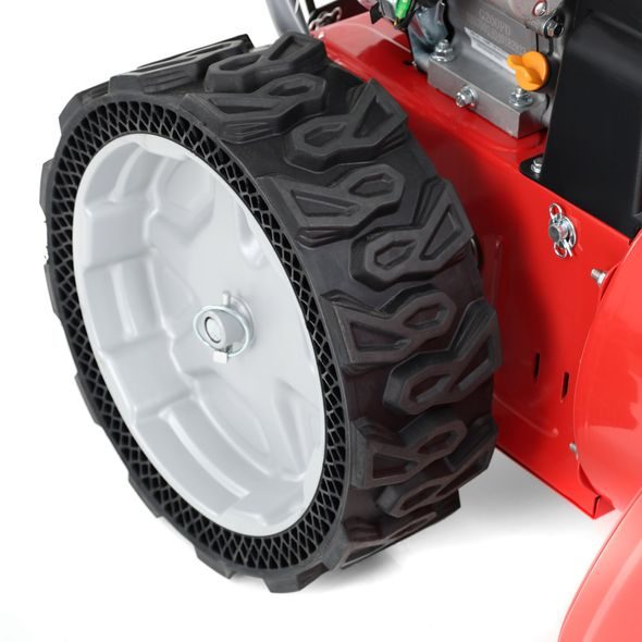 PETROL SNOW BLOWER - HECHT 9661 SE