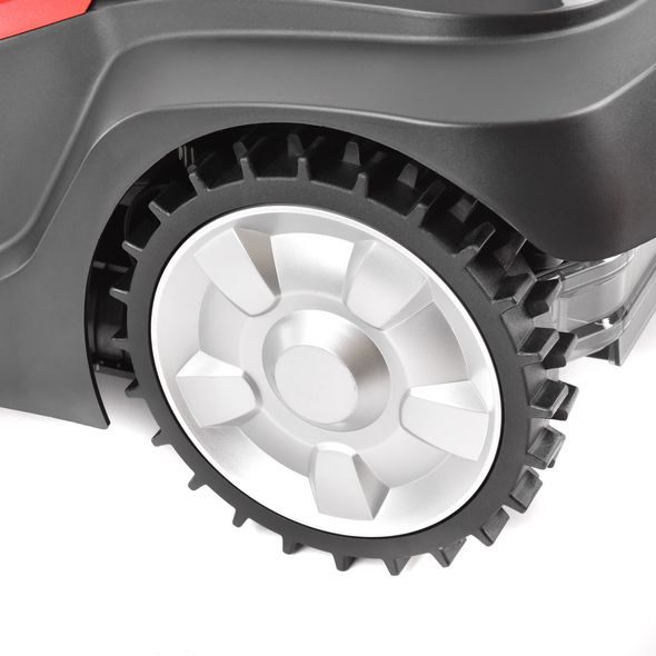 ACCU ROBOTIC LAWN MOWER - HECHT 5605