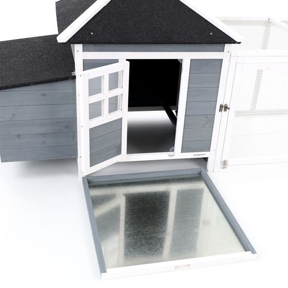 CHICKEN COOP - PROMINENT OREO