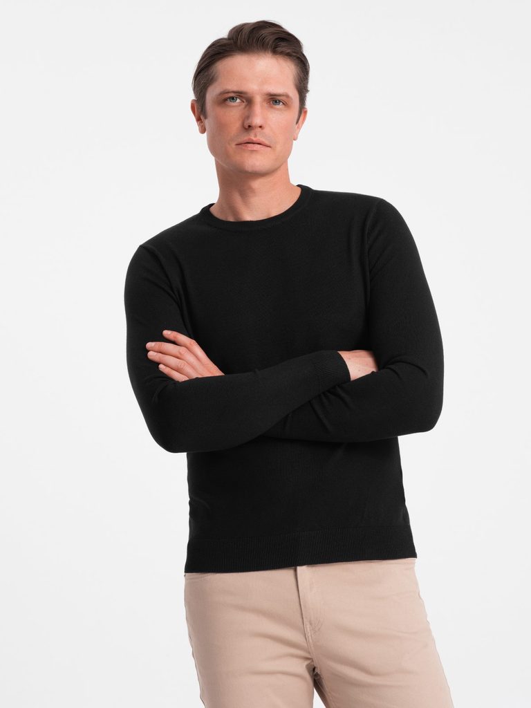 Klasičen črn pulover z okroglim izrezom V2 SWBS-0106 - Pravimoski.si