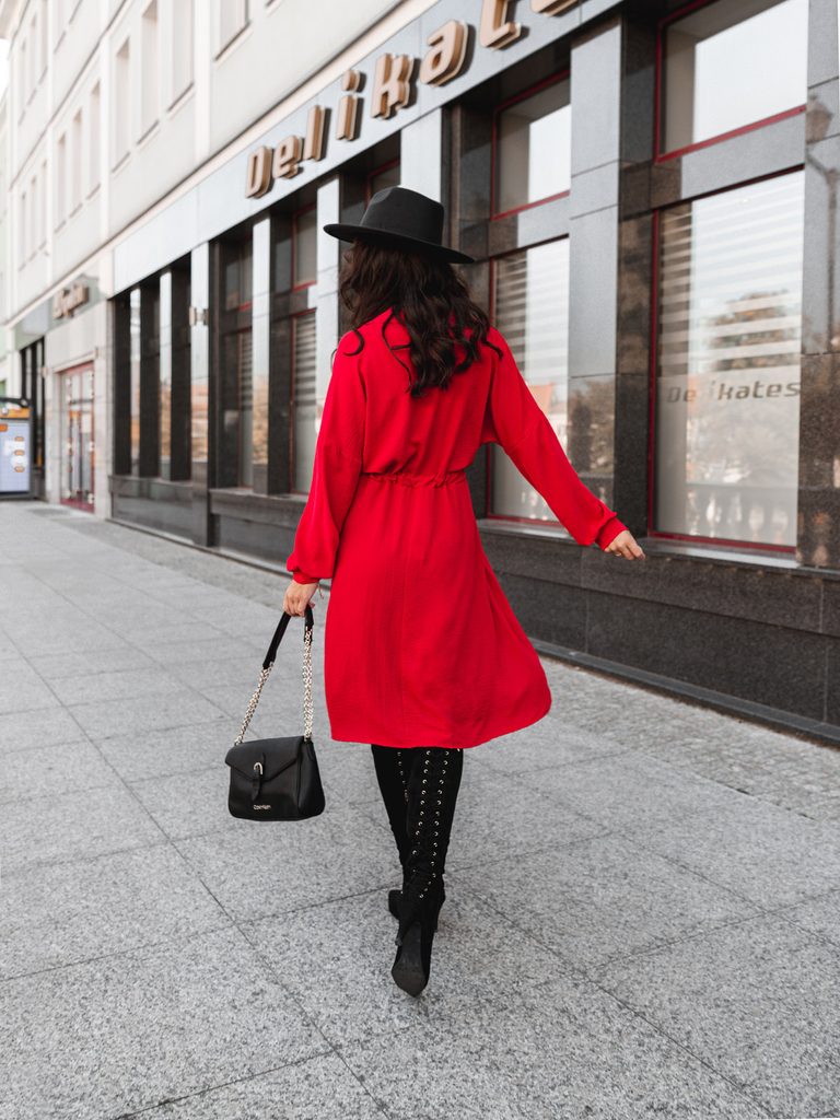 Neobičajna ženska obleka v rdeči barvi DLR044 - Pravimoski.si
