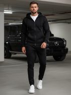 Preprosti črn set trenirke