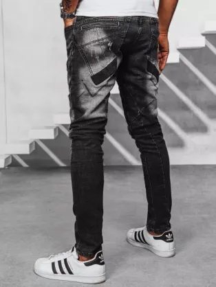 Nebeško modre kavbojke z modernimi luknjami