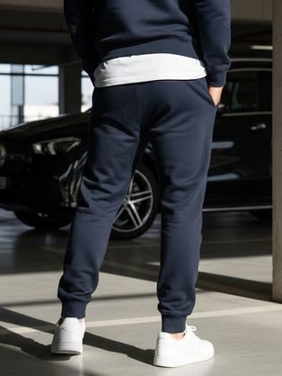 Preprosta črna moška tenirka