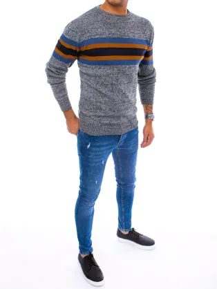 Siv pulover s črtami
