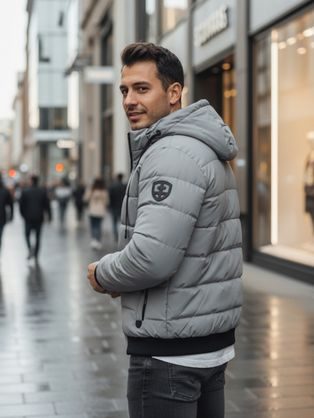 Brezčasna grafitna zimska jakna s kapuco