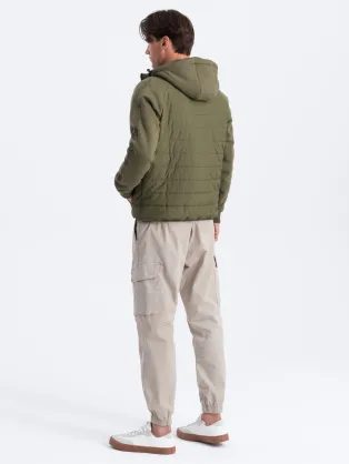 Trendovska softshell jakna z drznimi elementi v črni barvi