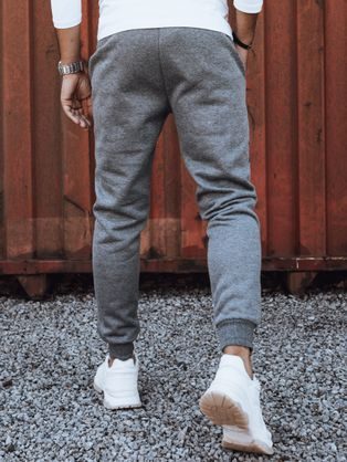 Hlače z maskirnim trendom v grafitni barvi