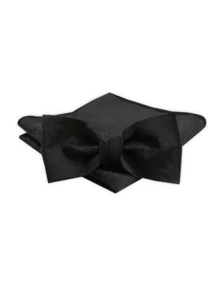 Eleganten moški metuljček s črnim vzorcem