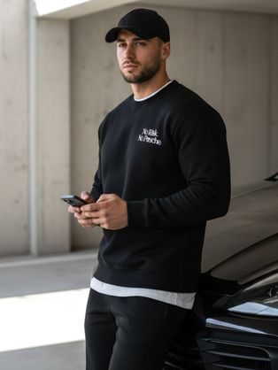 Črna majica s kapuco z izvirnim potiskom